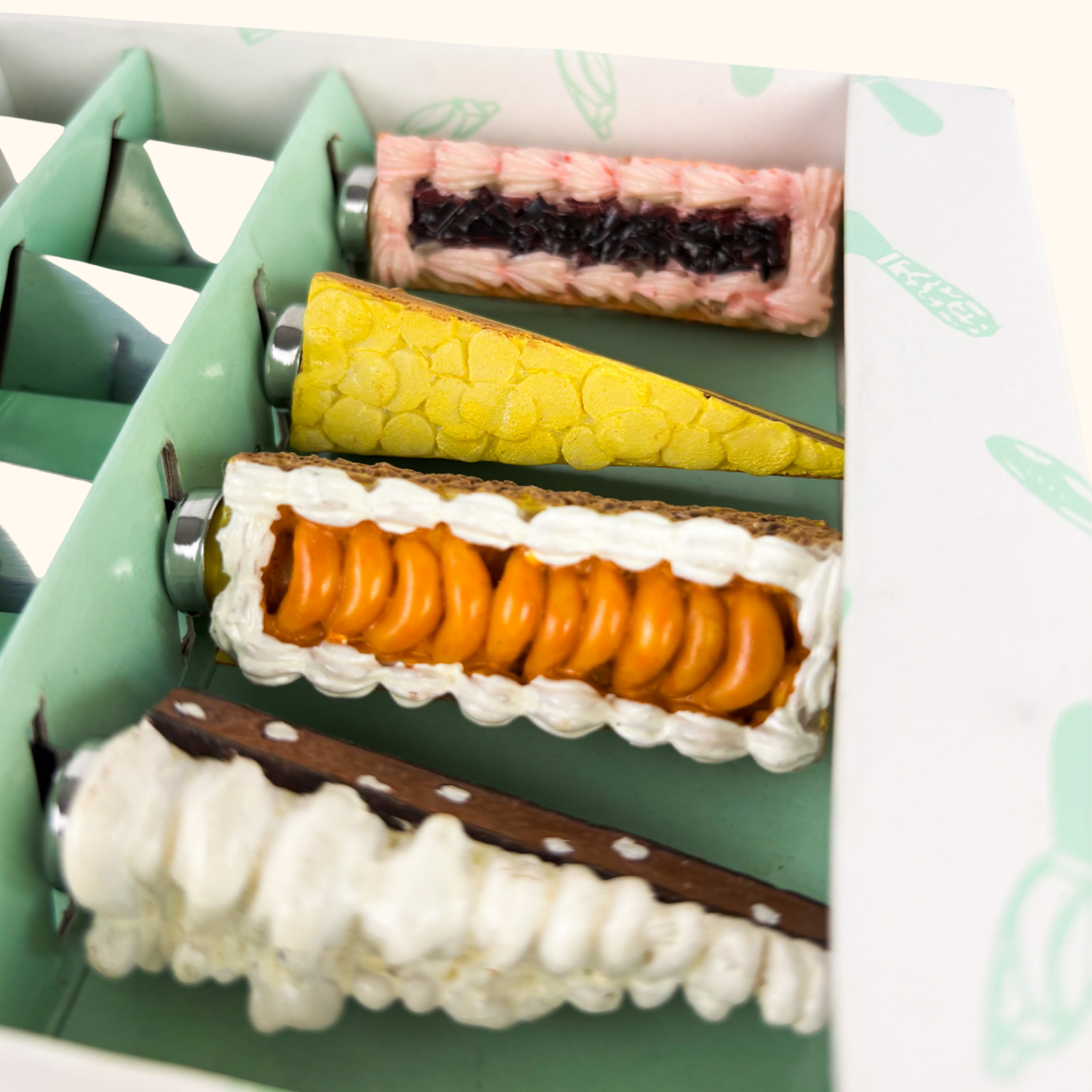 Novelty Colourful Dessert Knife Set Boxed Sunshine Thrift