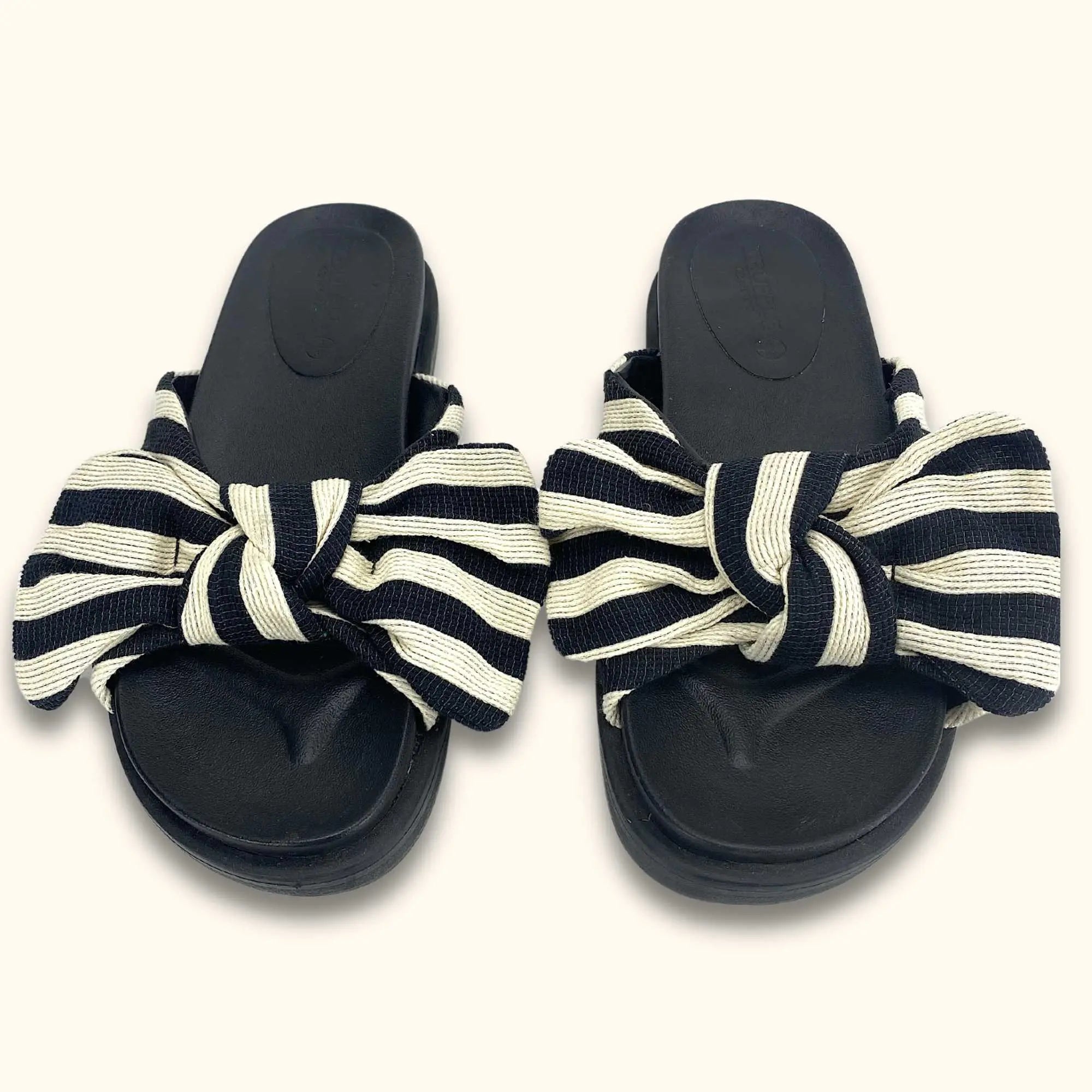 Truffle Collection Black Chunky Sliders with Bow - Size 4 -  - Flats
