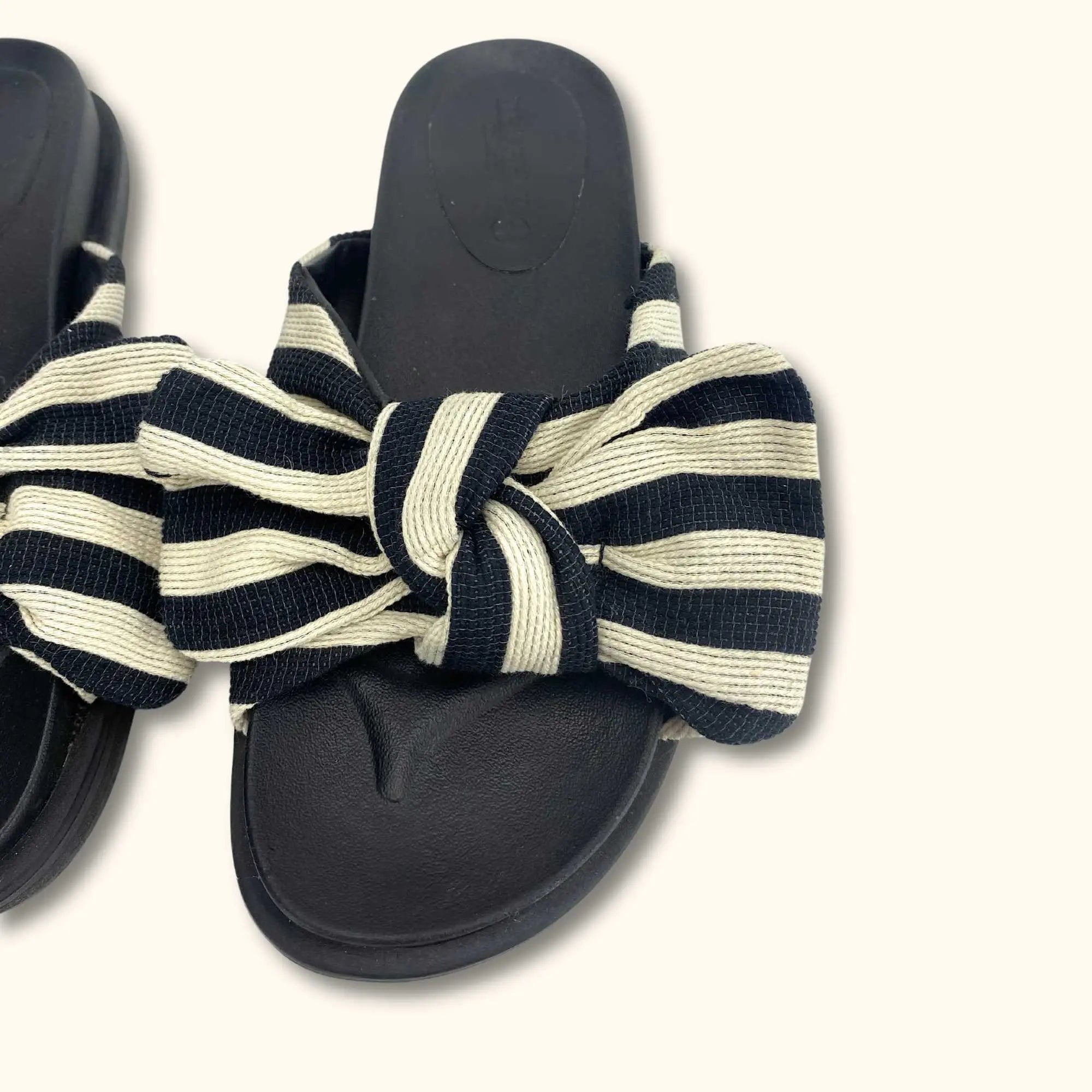 Truffle Collection Black Chunky Sliders with Bow - Size 4 -  - Flats