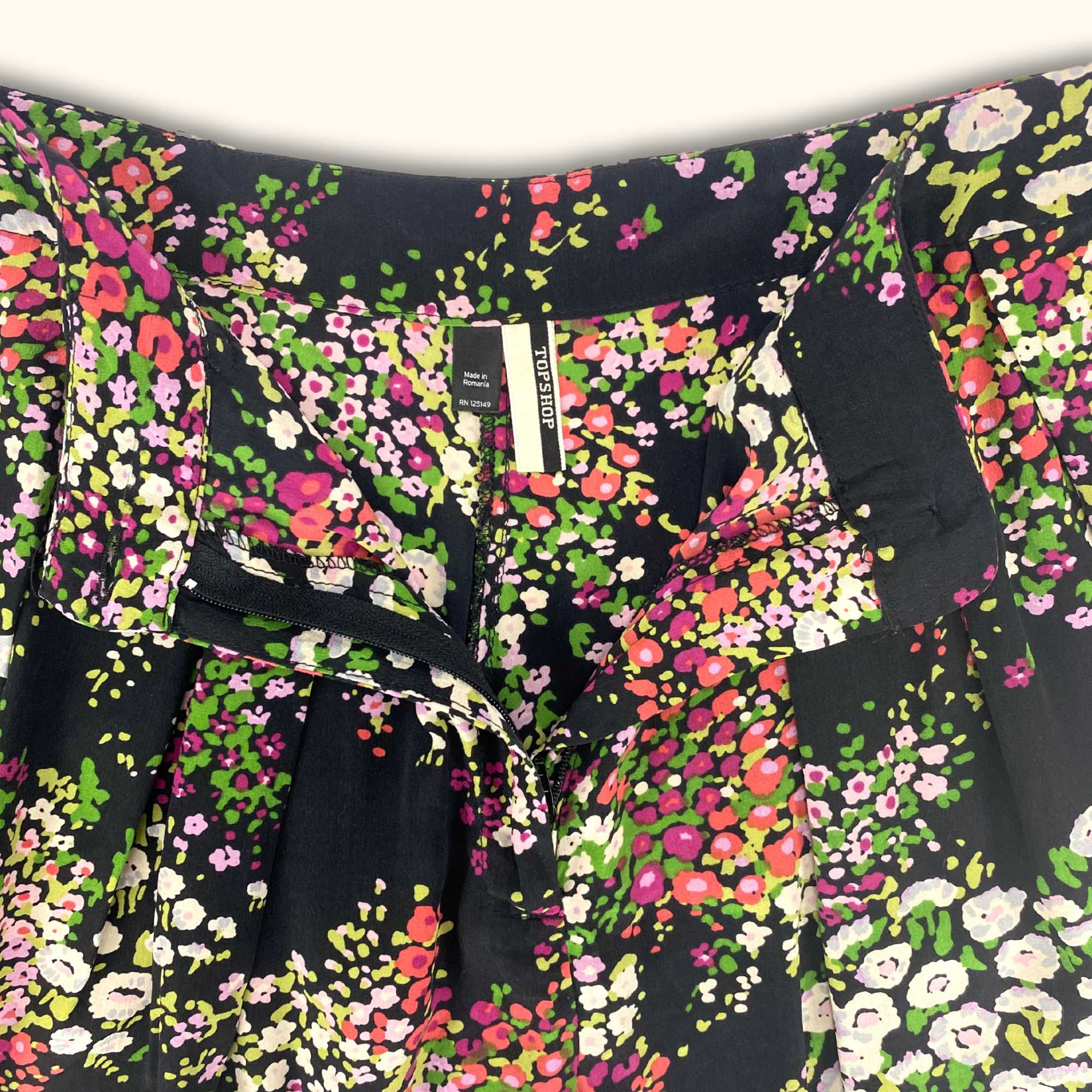 Topshop Black Floral Summer Shorts - Size 10 - - Shorts
