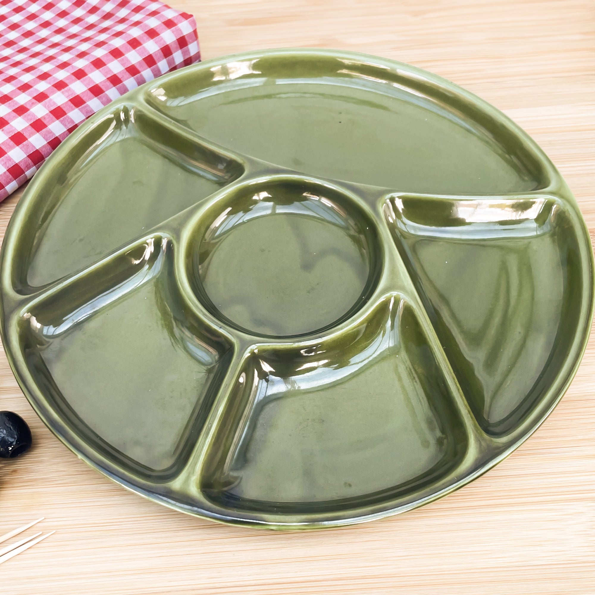 Olive Green Vintage Round Section Snack Plate - - Kitchenware
