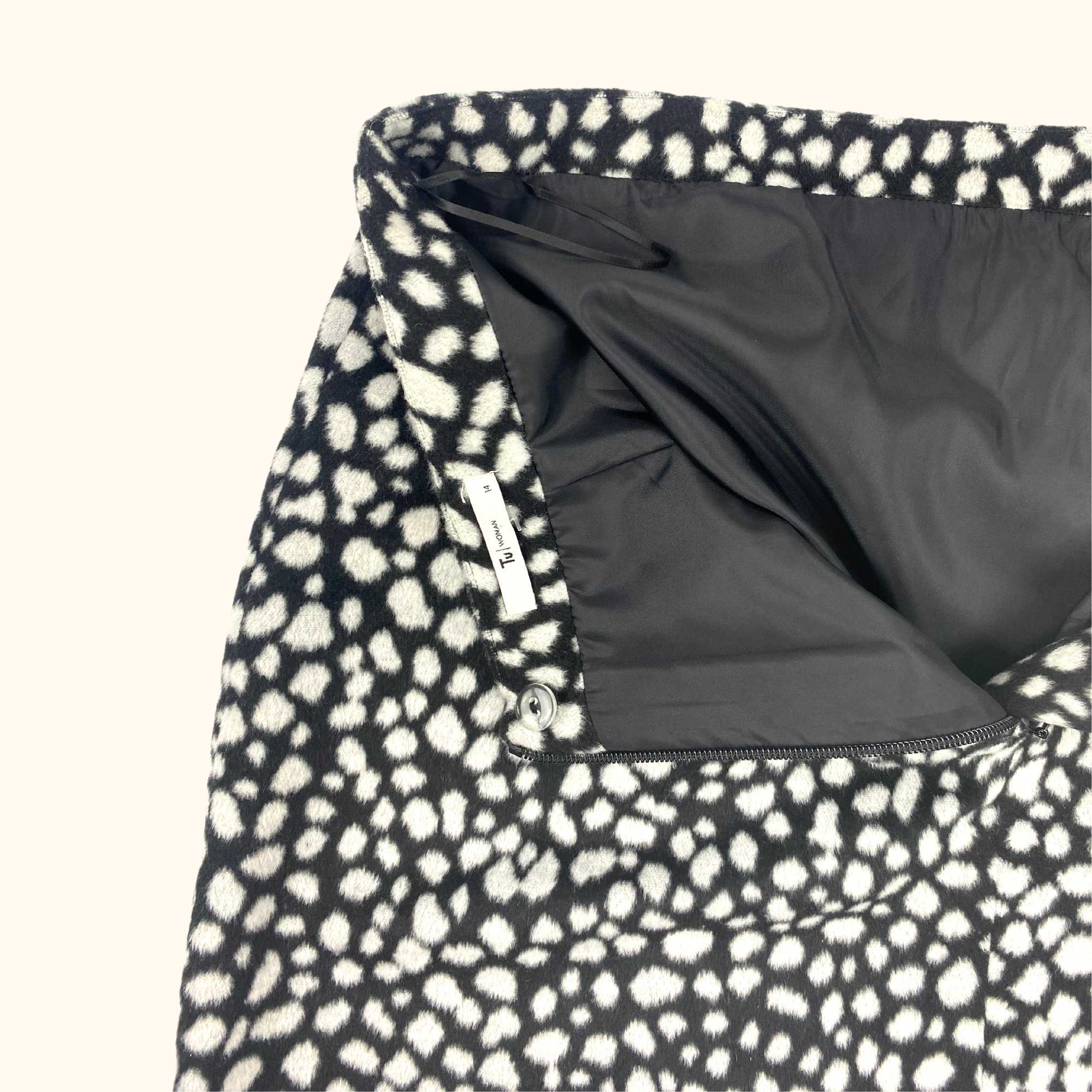 Tu Black A-Line Mini Skirt - Size 14 - - Skirts