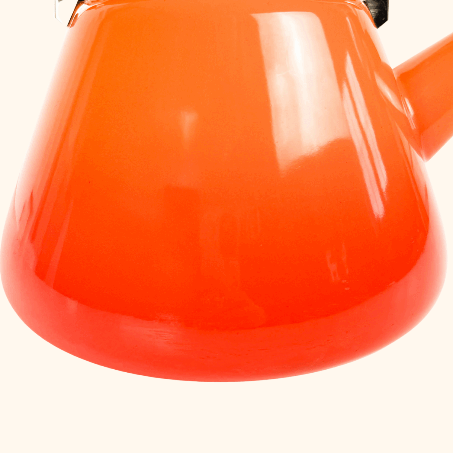 Le Creuset Volcanic Orange Kone Kettle 1.6L - - Kitchenware