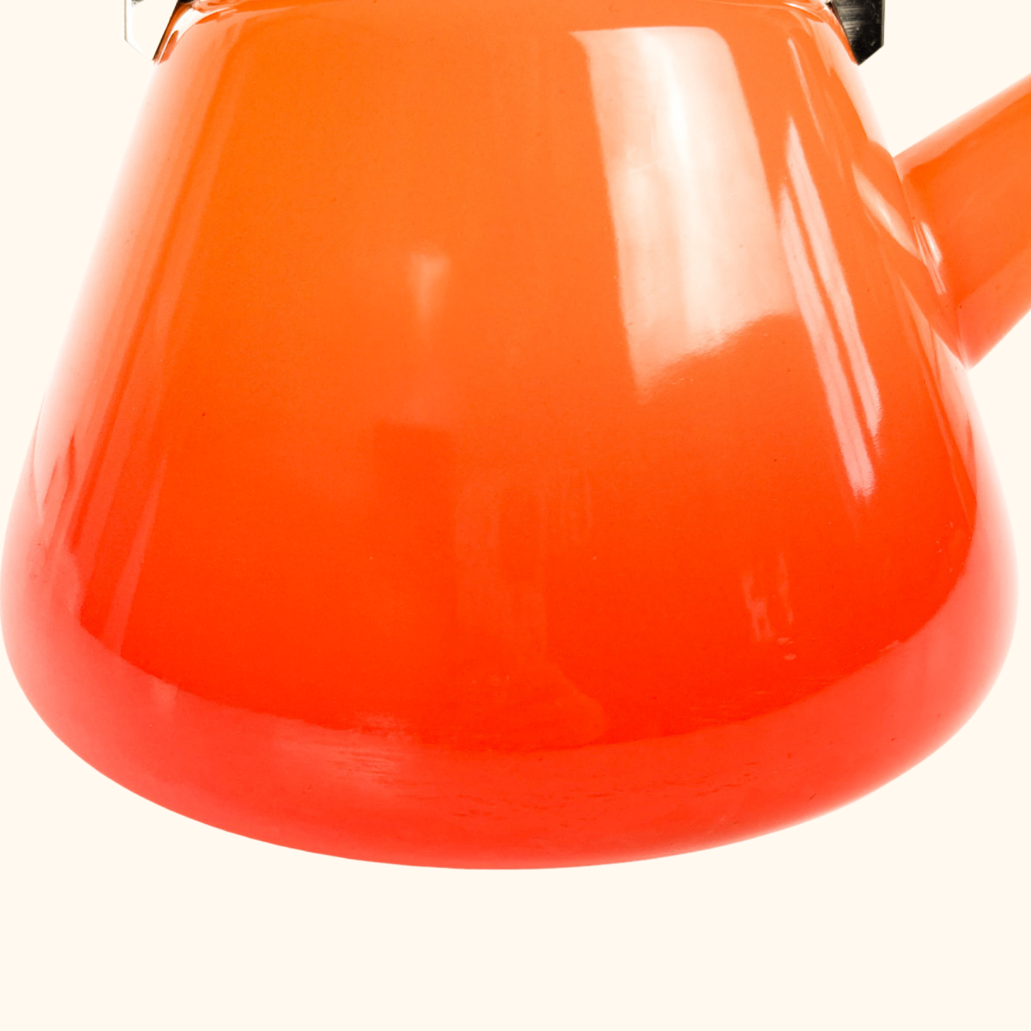 Le Creuset Volcanic Orange Kone Kettle 1.6L Le Creuset