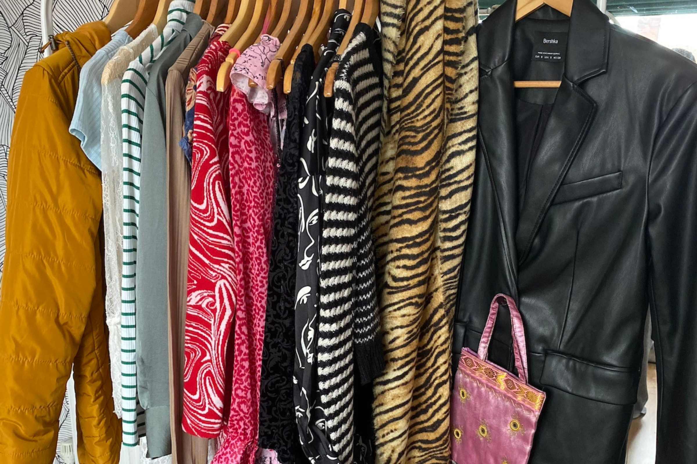 Revamp Your Wardrobe: The Benefits of Shopping for Second-Hand Women's Clothing Online