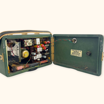 Roberts 1960s R200 Vintage Transistor Radio Green