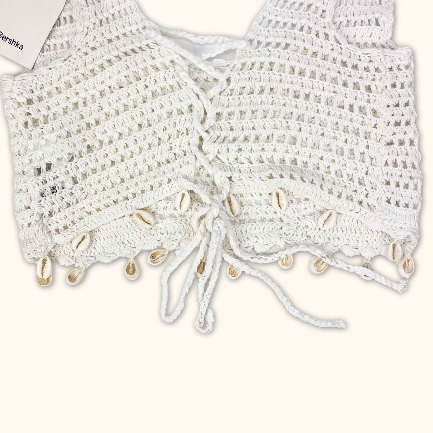Bershka White Crochet Crop Top with Shells Size - Small
