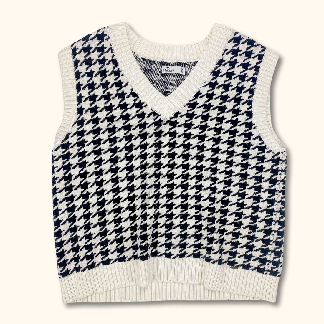 Hollister Black and White Houndstooth Sweater Vest - Size Medium