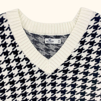 Hollister Black and White Houndstooth Sweater Vest - Size Medium