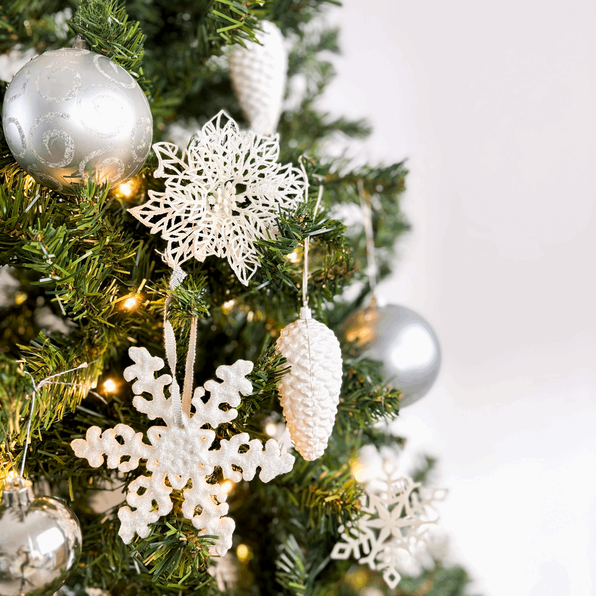 Silver and White Christmas Tree Decorations Mixed Set of 8 Sunshine Thrift