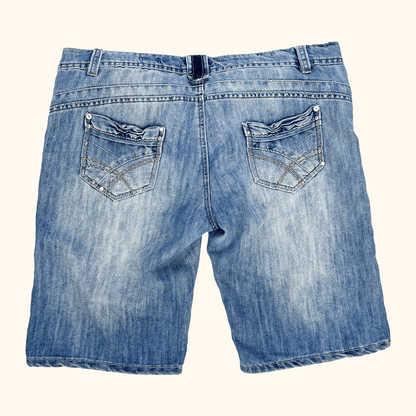 New Look Yes Yes Boyfriend Denim Shorts - Size 16